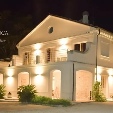 Bed & Breakfast Luna Bianca 3*